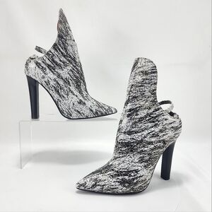 VINTAGE JEFFREY CAMPBELL- Heeled ankle boots, approx. 4.25", White/black, Size 8